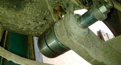 Снятие старого переднего рычага